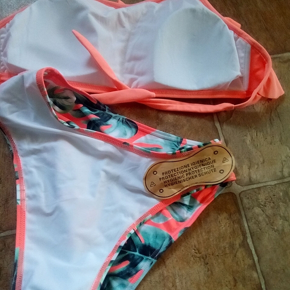 NEW Tropical Print 👙Bikini👙 - Picture 8 of 9